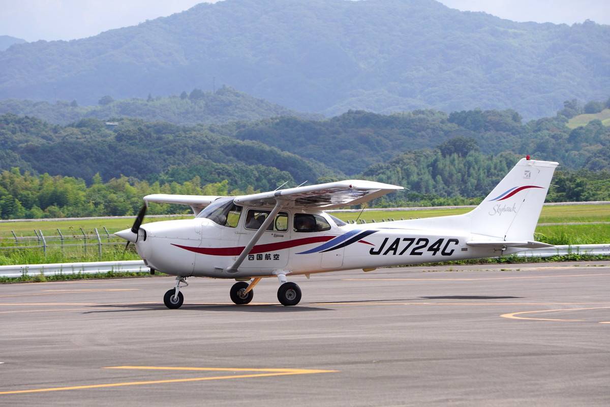 空から楽しむ瀬戸内 -セスナ遊覧飛行 20分コース- | 体験型ツアー情報